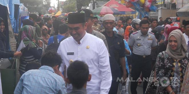 Wali Kota Malang meninjau pasar Ramadan