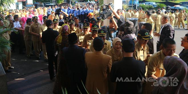 Halalbihalal di depan Balai Kota Malang