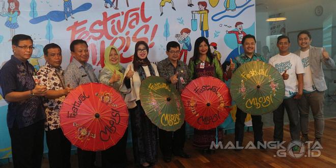 Pembukaan Festival Mbois 2016 di Dilo, Jalan Basuki Rahmad, Kamis (3/11)